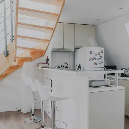 Modernity With Private Rooftop On 5th Floor