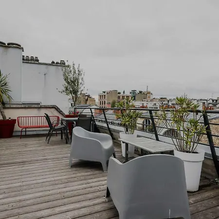 Modernity With Private Rooftop On 5th Floor Paris